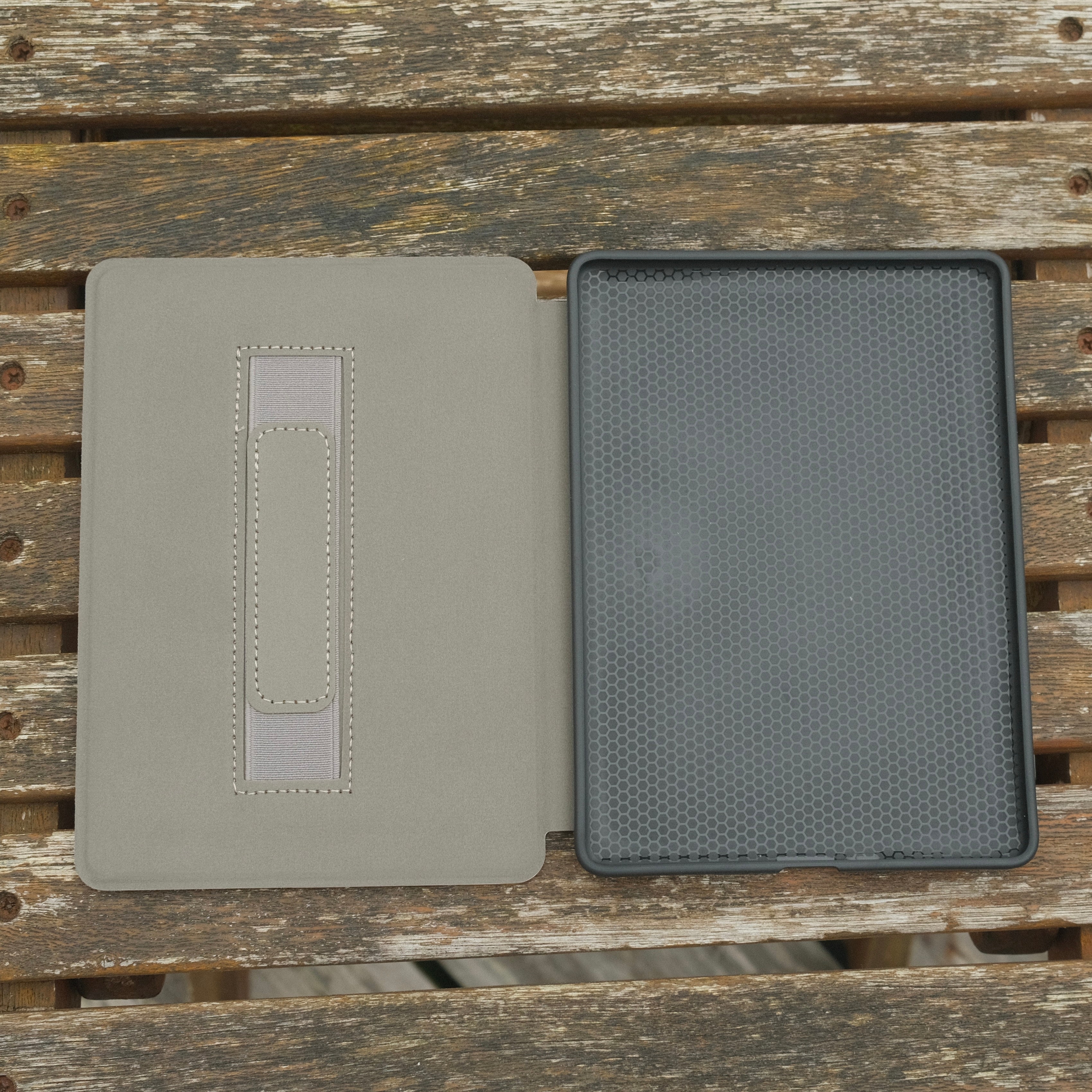 Paloma Kindle Case